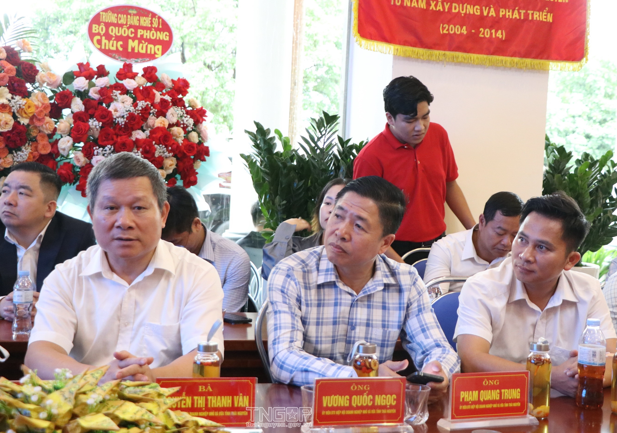 Anh-tin-bai